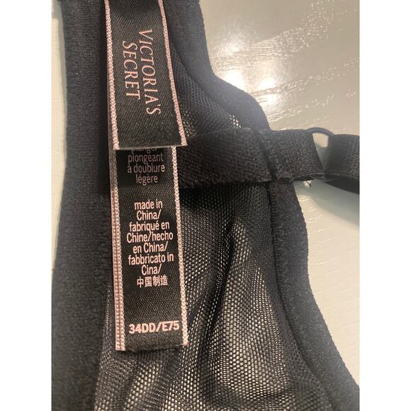 34DD Victoria’s Secret black bra - Picture 6 of 8